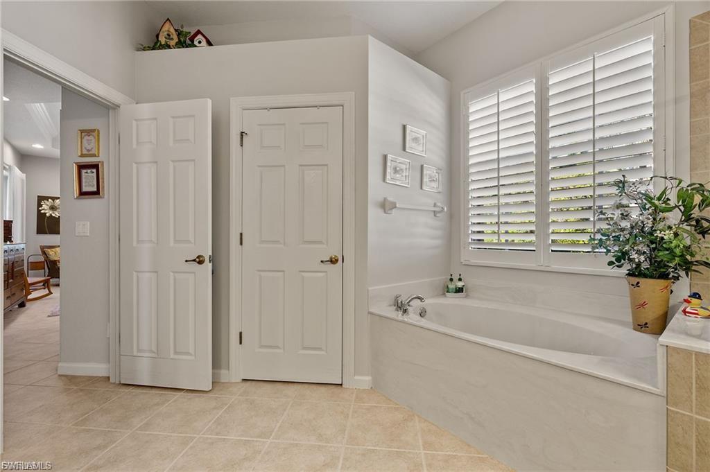 8872 King Henry Ct Property Photo 13