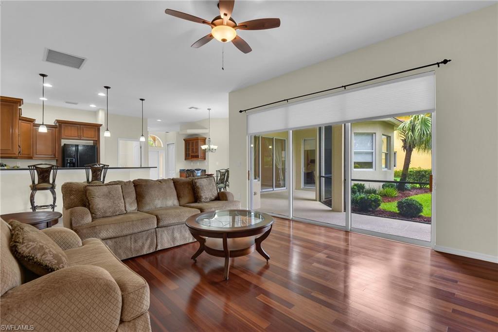 12464 Pebble Stone Ct Property Photo 3