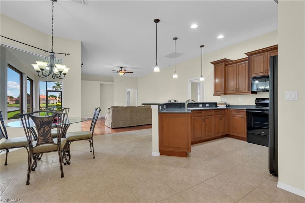 12464 Pebble Stone Ct Property Photo 4