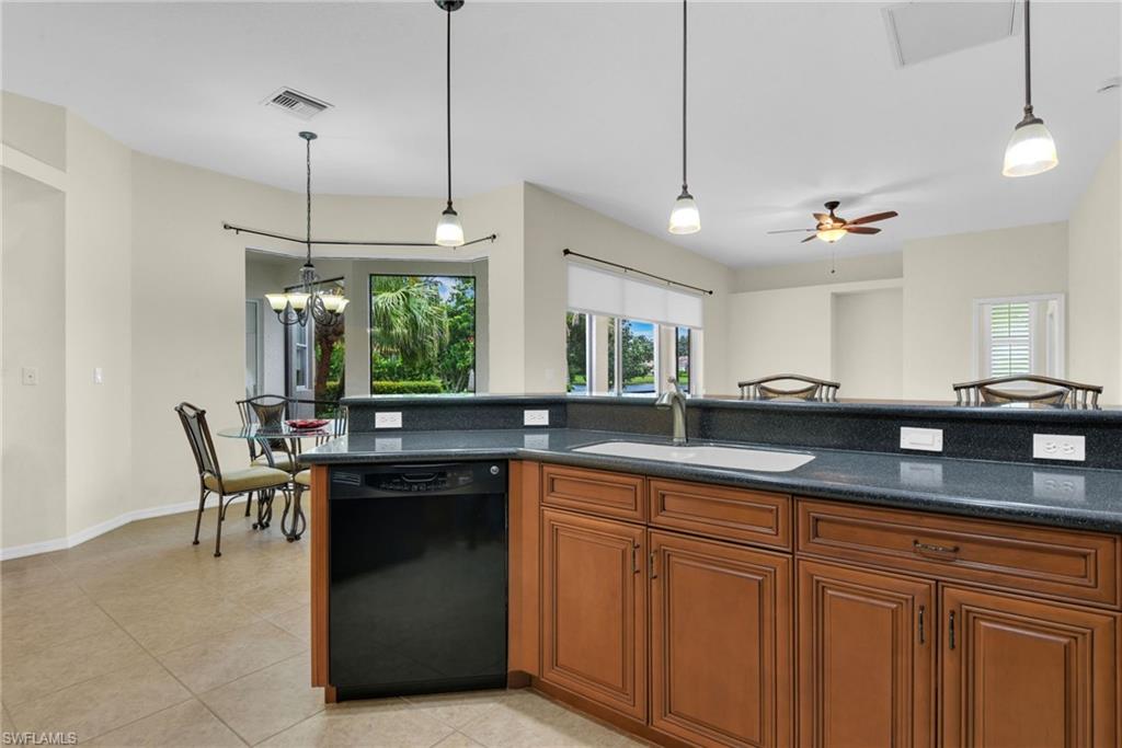 12464 Pebble Stone Ct Property Photo 14