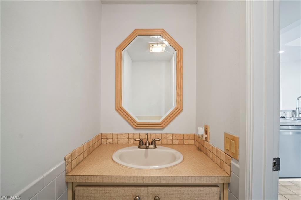 894 Buttonwood Dr 215 Property Photo 17