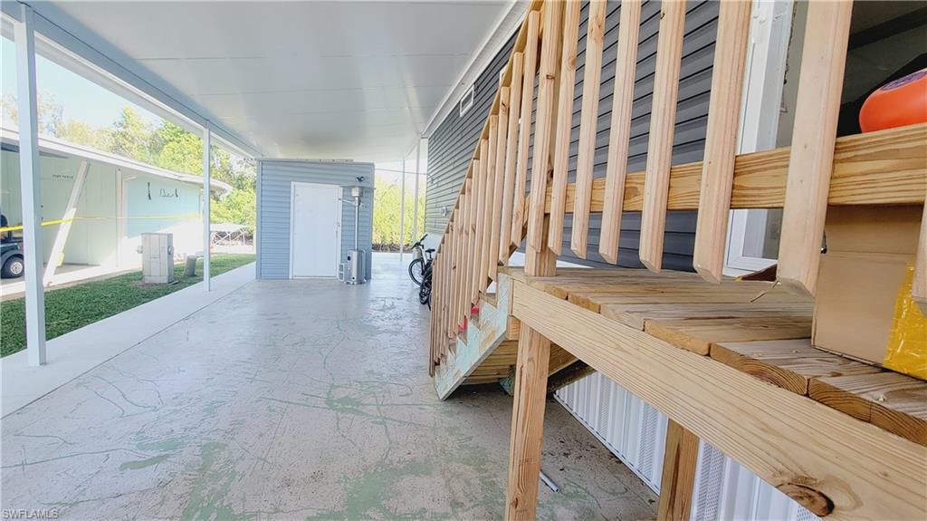 352 Shoreland Dr Property Photo 2
