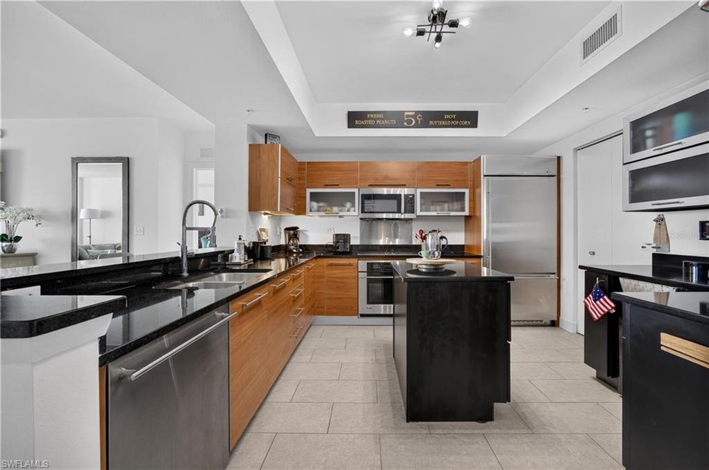 3000 Oasis Grand Blvd 1007 Property Photo 14