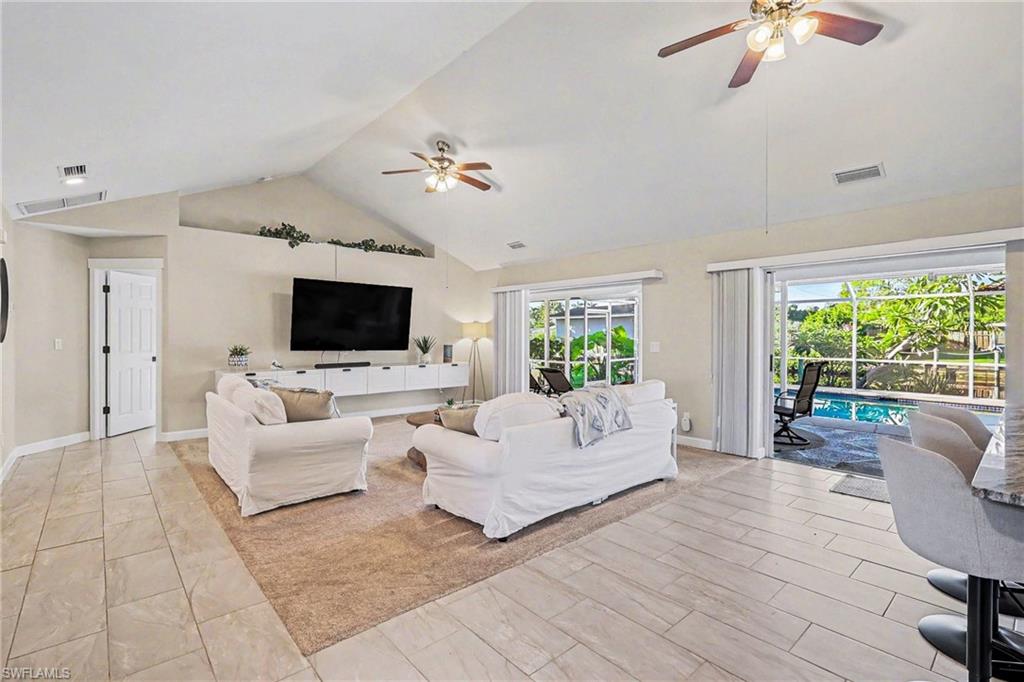 330 Bamboo Dr Property Photo 3