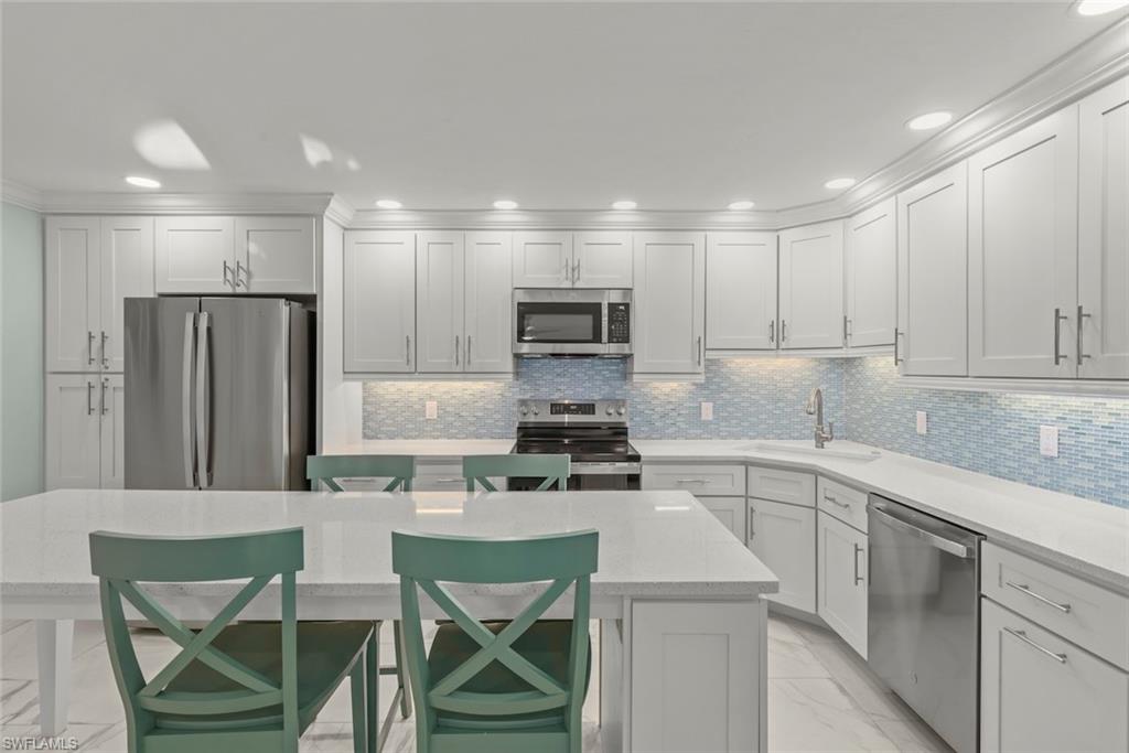 845 E Gulf Dr 1422 Property Photo 3