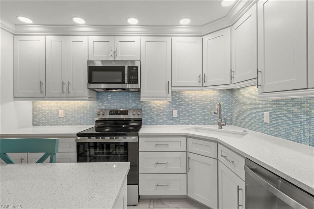 845 E Gulf Dr 1422 Property Photo 6