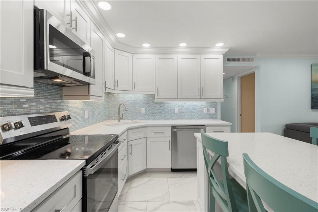 845 E Gulf Dr 1422 Property Photo 11