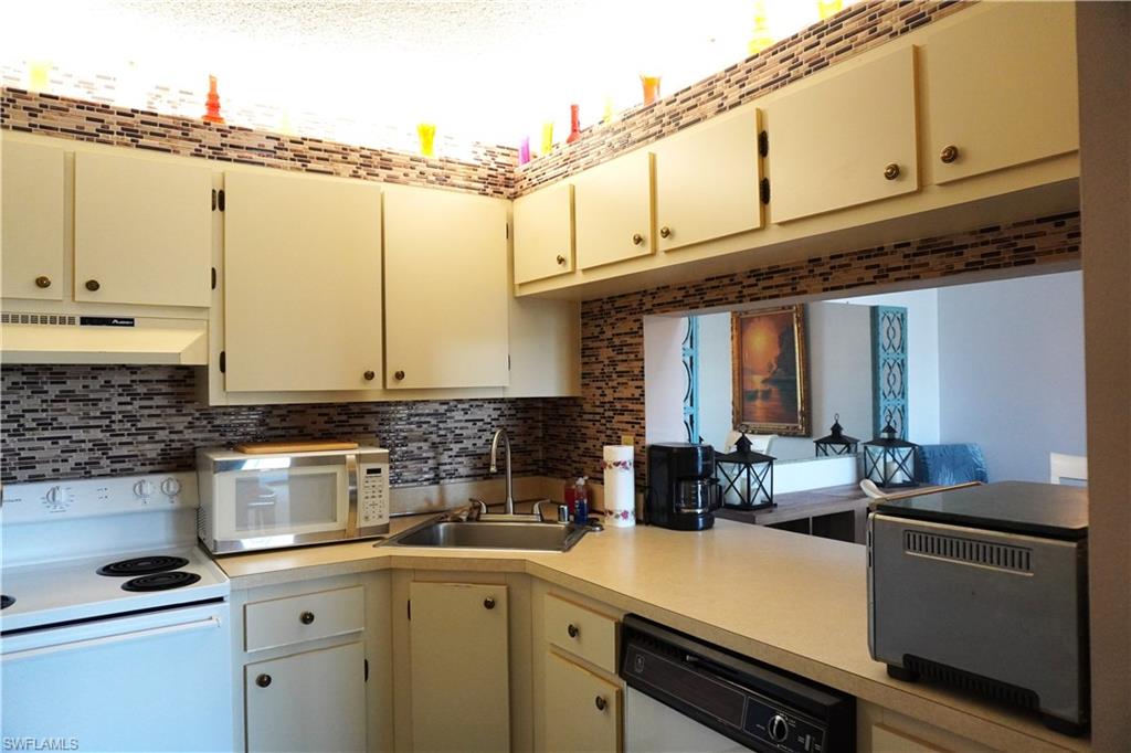 4701 Lakeside Club Blvd 19 Property Photo 8