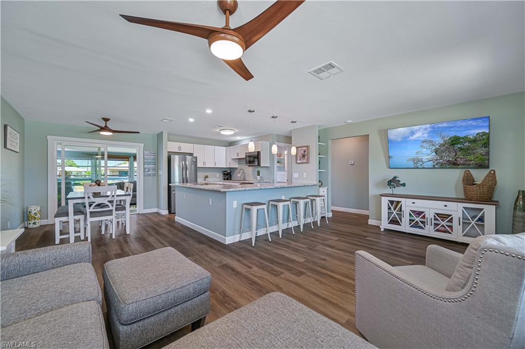 4547 W Coral Cir Property Photo 7