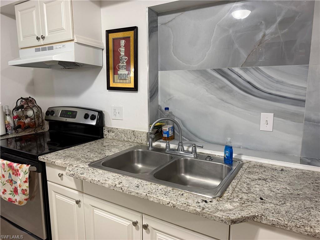 1421 Juddale St E Property Photo 6