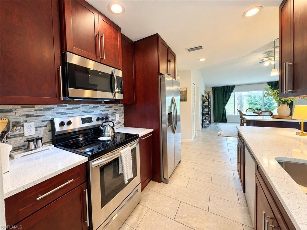 1535 Ultramarine Ln Property Photo 4