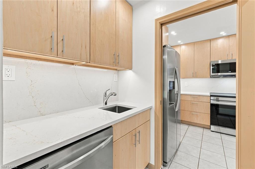1319 Broadway Ave Property Photo 11