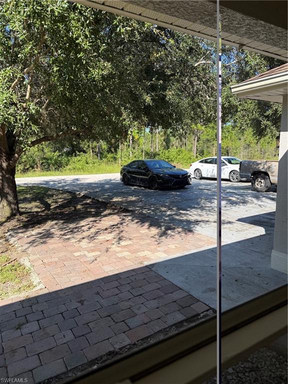 335 Reeves St Property Photo 2