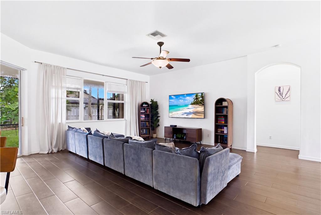 12886 Timber Ridge Dr Property Photo 8