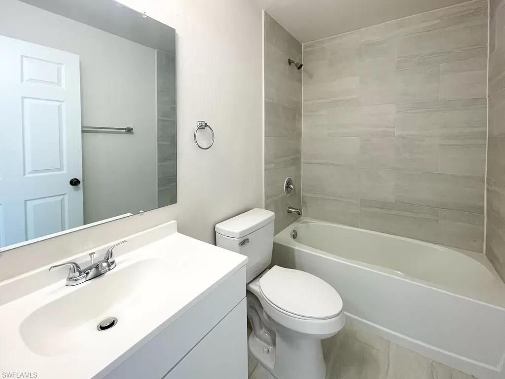 4338 Santa Barbara Blvd Property Photo 7