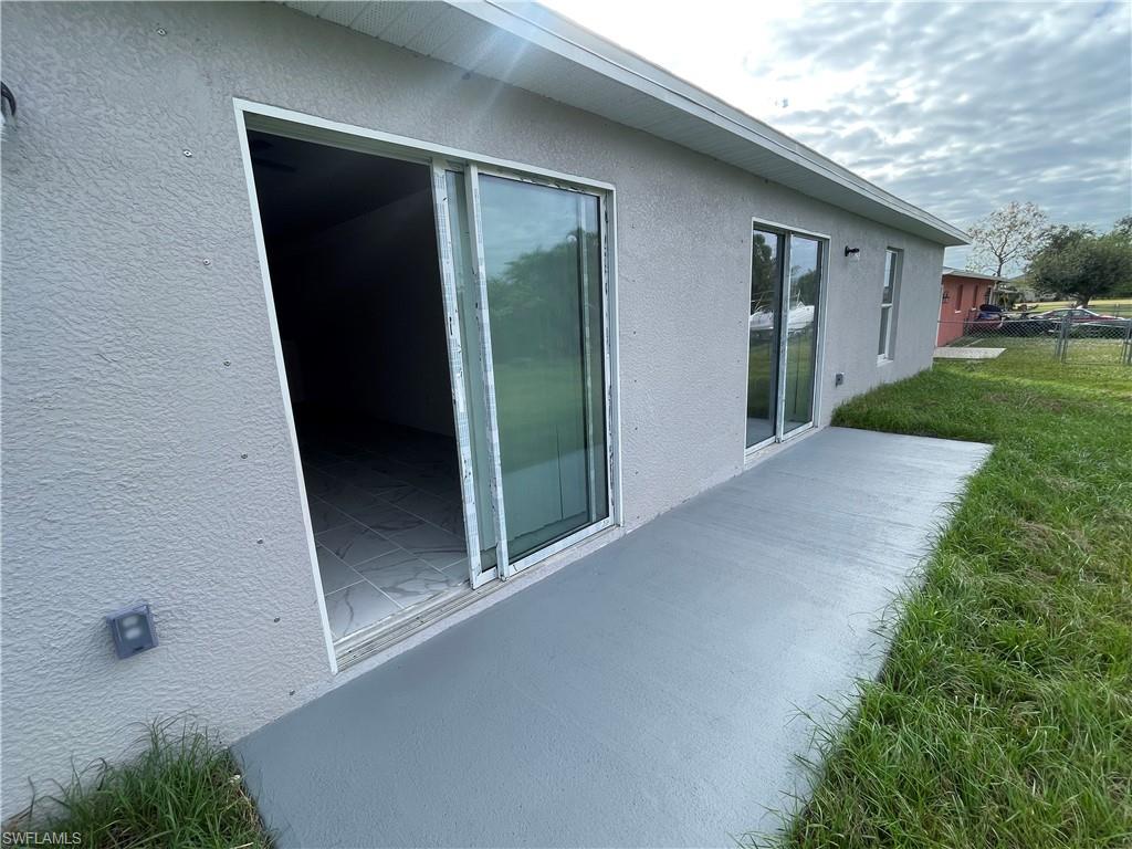 4338 Santa Barbara Blvd Property Photo 10