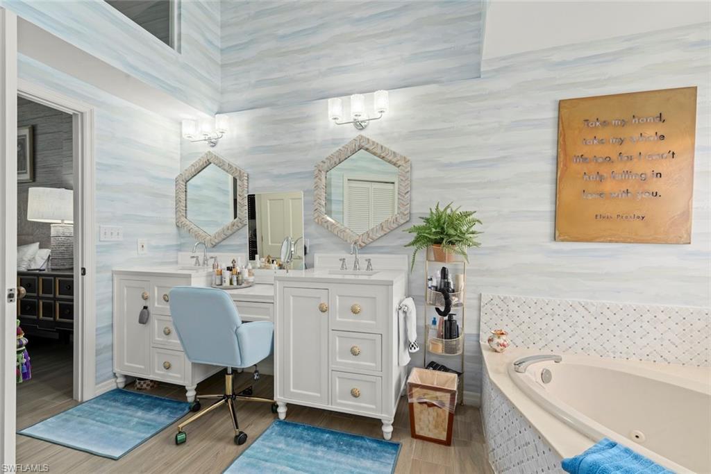 8032 Glen Abbey Cir Property Photo 16