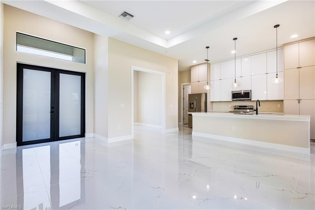 1425 Santa Barbara Blvd N Property Photo 3