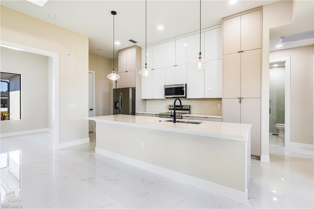 1425 Santa Barbara Blvd N Property Photo 12