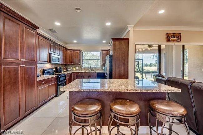 906 Sunniland BLVD Property Photo 1