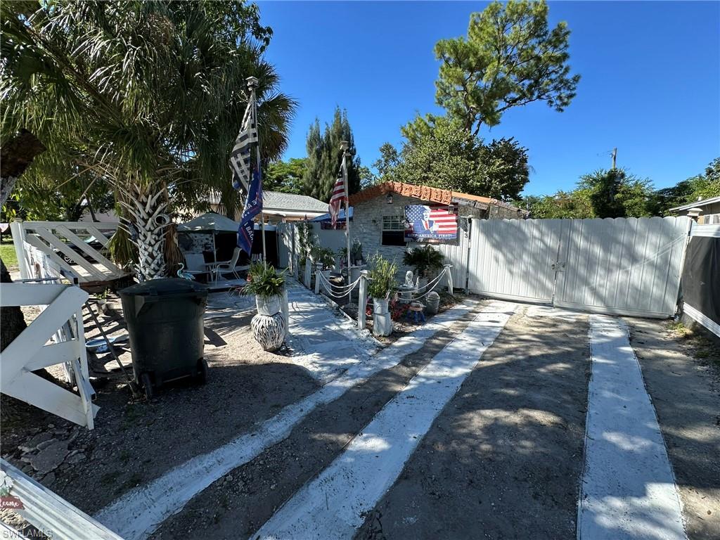 2343 Canal St Property Photo 2