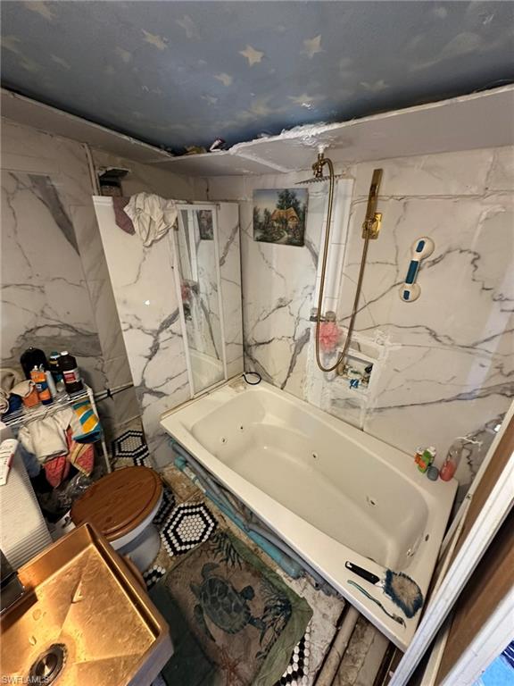 2343 Canal St Property Photo 8