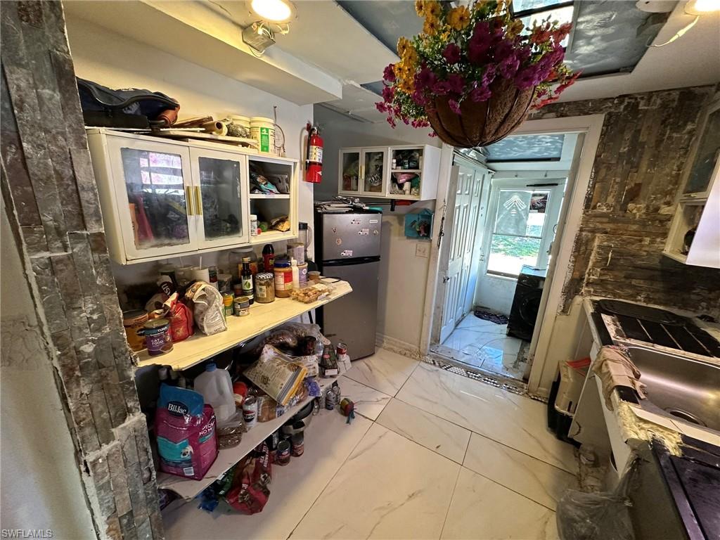 2343 Canal St Property Photo 10