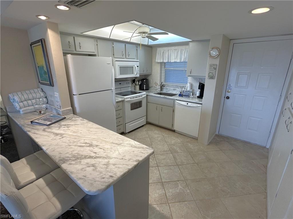 6899 Estero Blvd 232 Property Photo 6