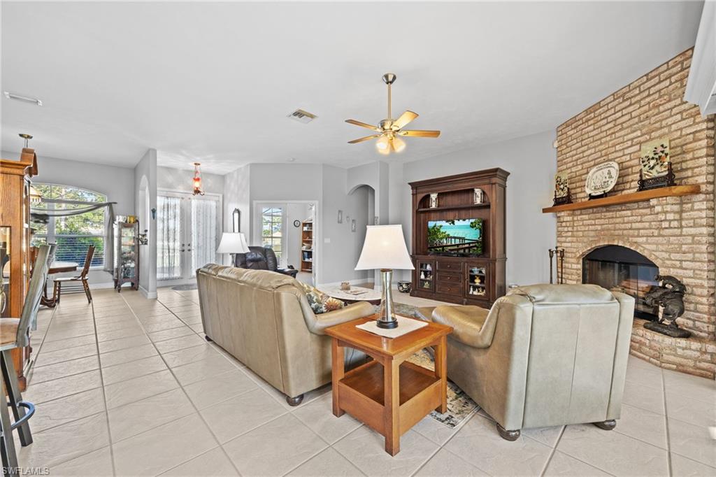 18839 Baseleg Ave Property Photo 8