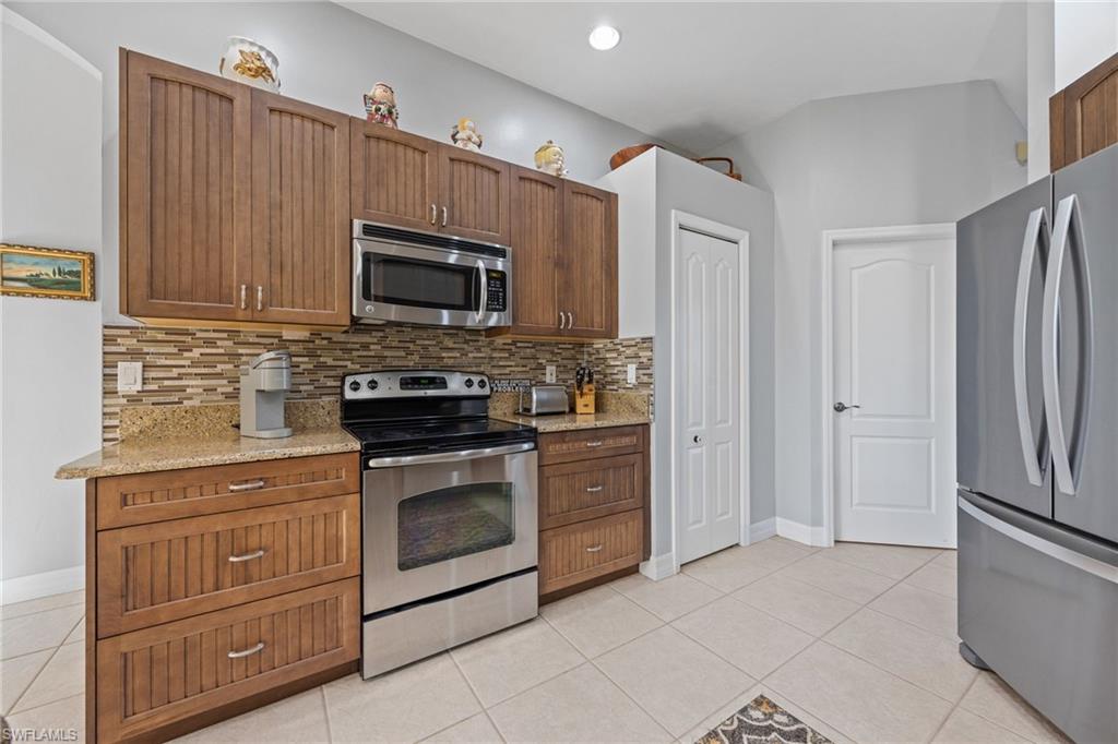 18839 Baseleg Ave Property Photo 15
