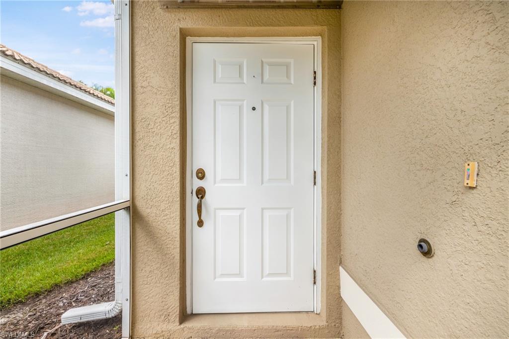 8079 Woodridge Pointe Dr Property Photo 3