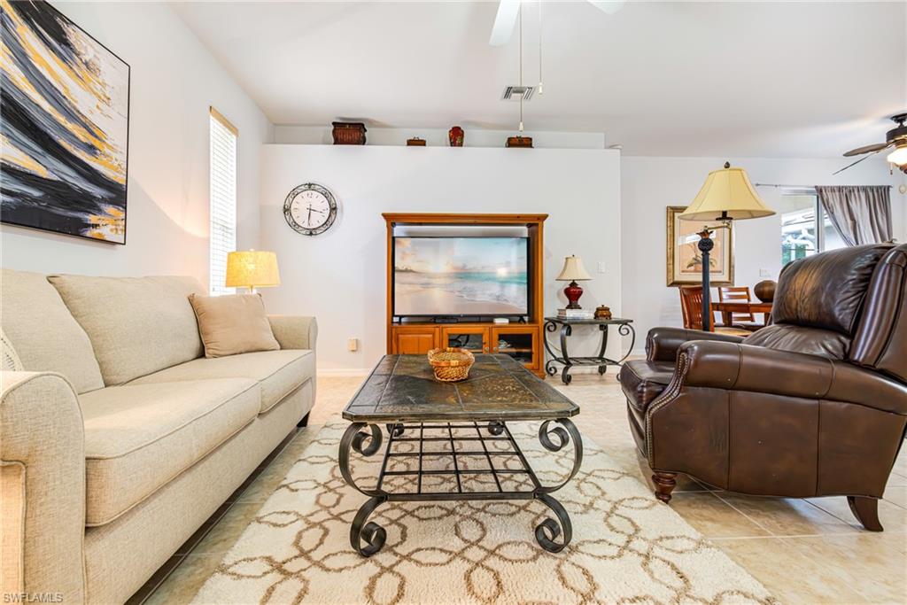 8079 Woodridge Pointe Dr Property Photo 6
