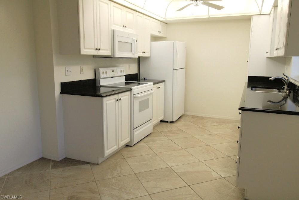 14931 Park Lake Dr 104 Property Photo 5