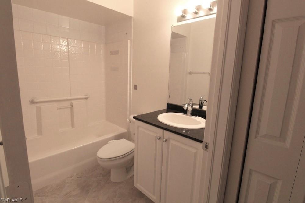 14931 Park Lake Dr 104 Property Photo 9