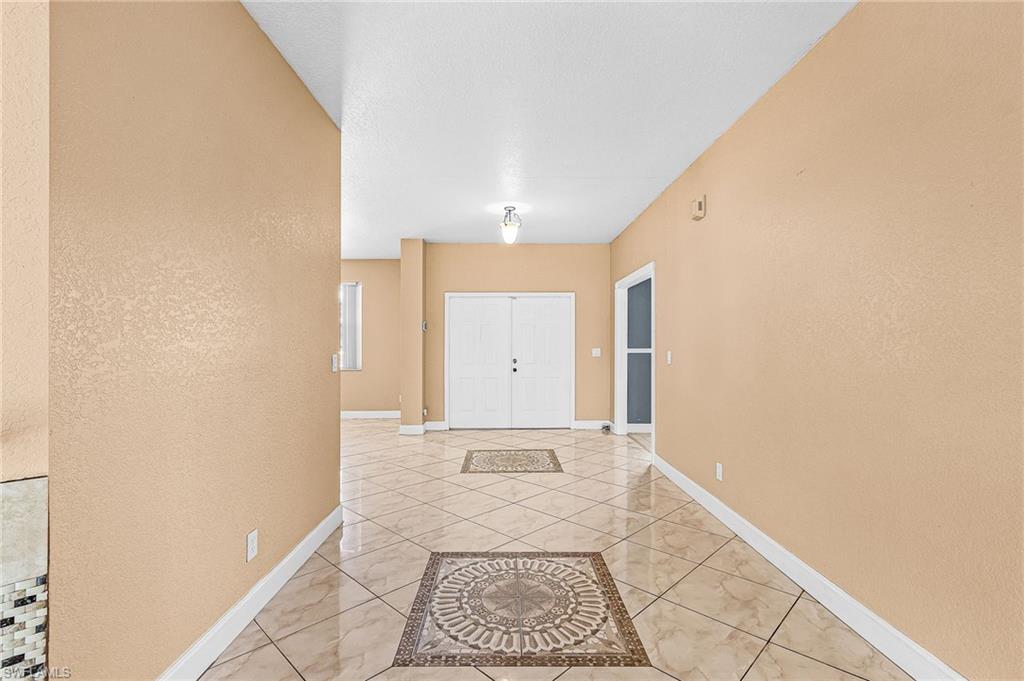 3605 17th St W Property Photo 5