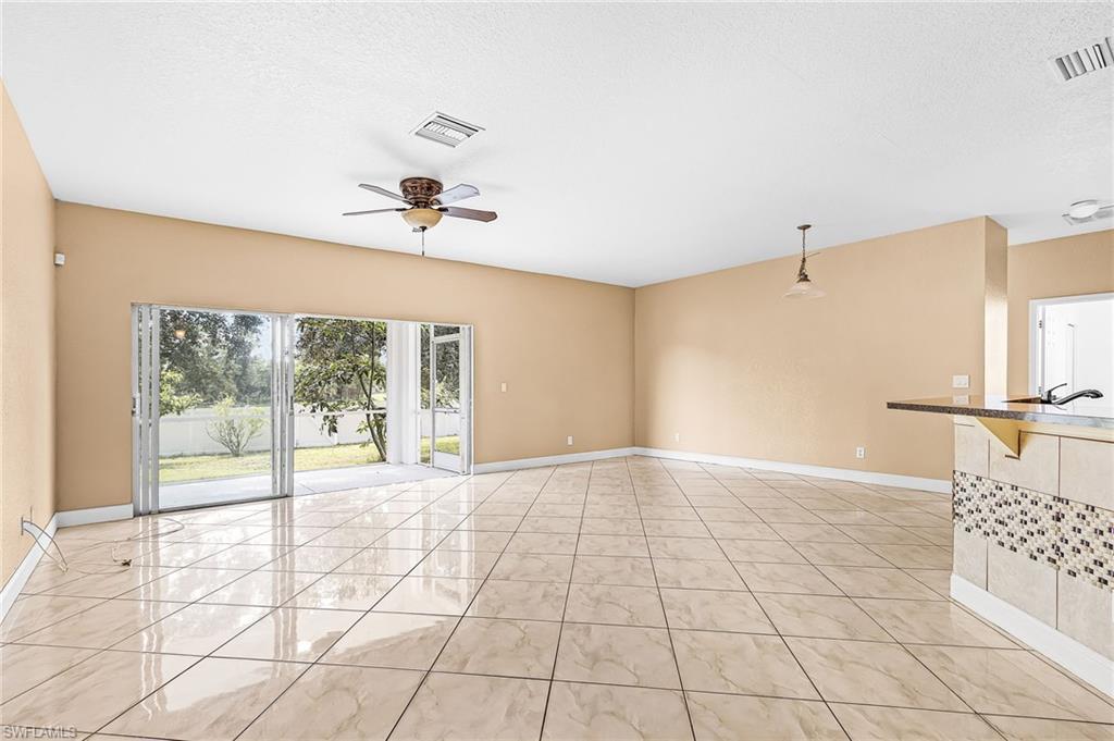 3605 17th St W Property Photo 13