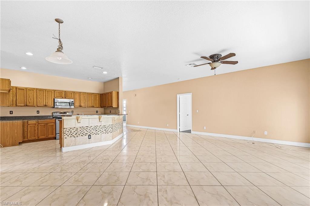 3605 17th St W Property Photo 14