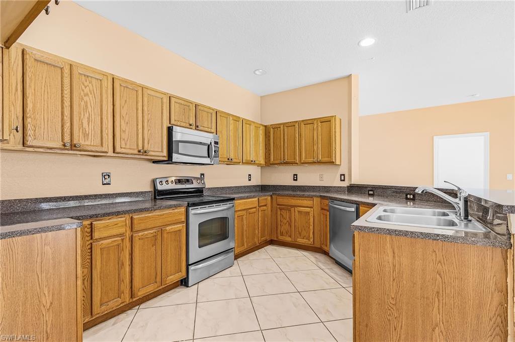 3605 17th St W Property Photo 16
