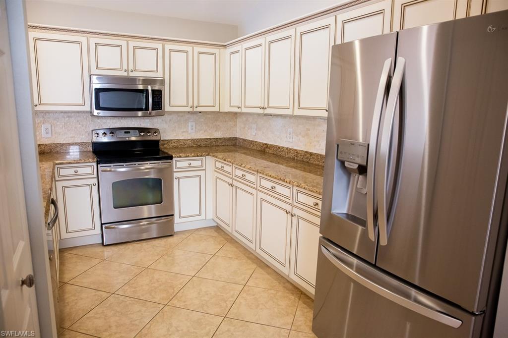 10324 Barberry Ln Property Photo 3