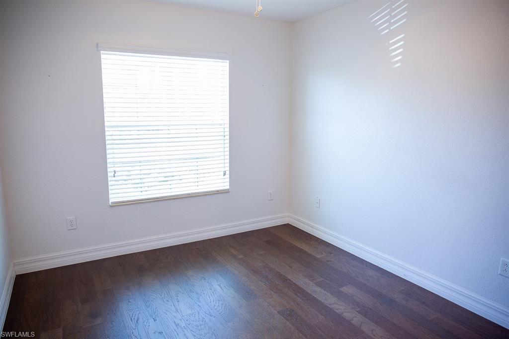 10324 Barberry Ln Property Photo 5