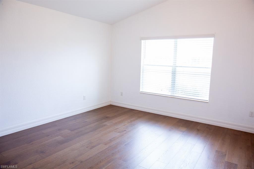 10324 Barberry Ln Property Photo 6