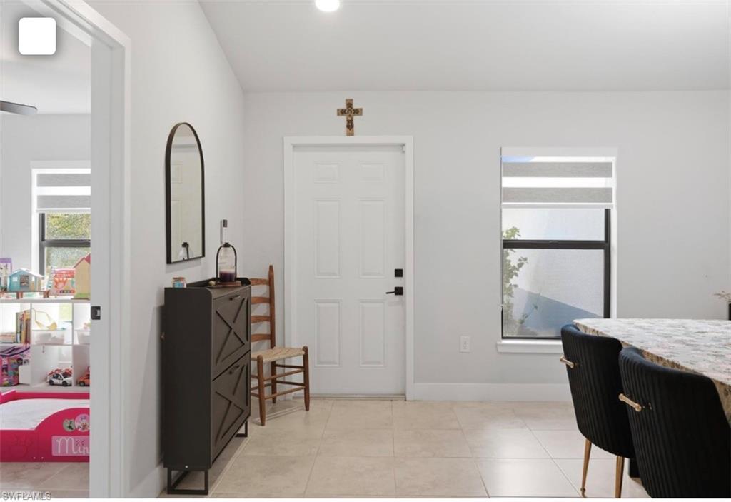 7572 9th Ter Property Photo 3