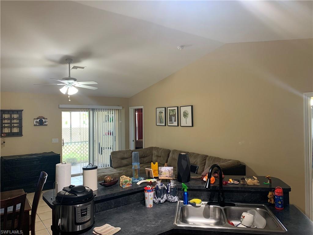 2027 / 2029 Andalusia Blvd Property Photo 6
