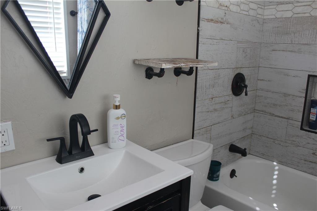 13823 Hamlin Ave Property Photo 14