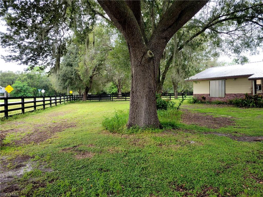 2260 Howard Rd Property Photo 2