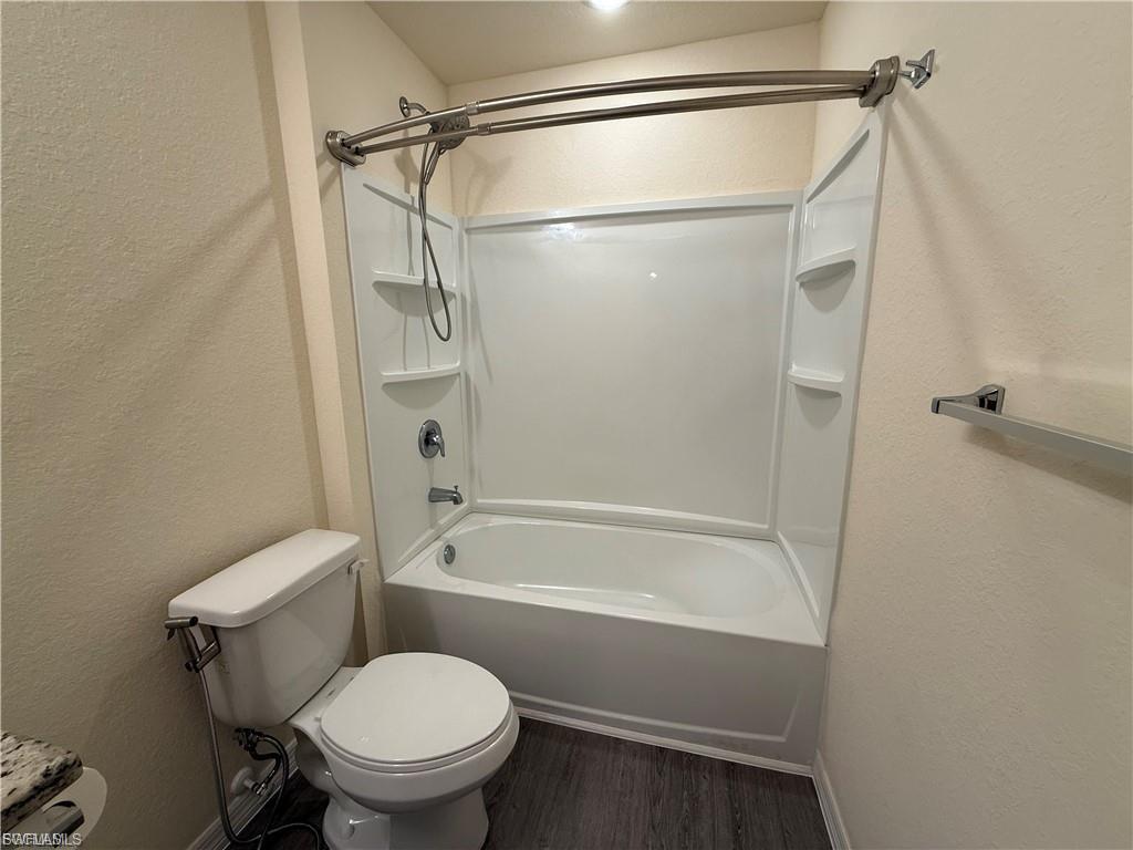 557 Oakshire Ln Property Photo 19