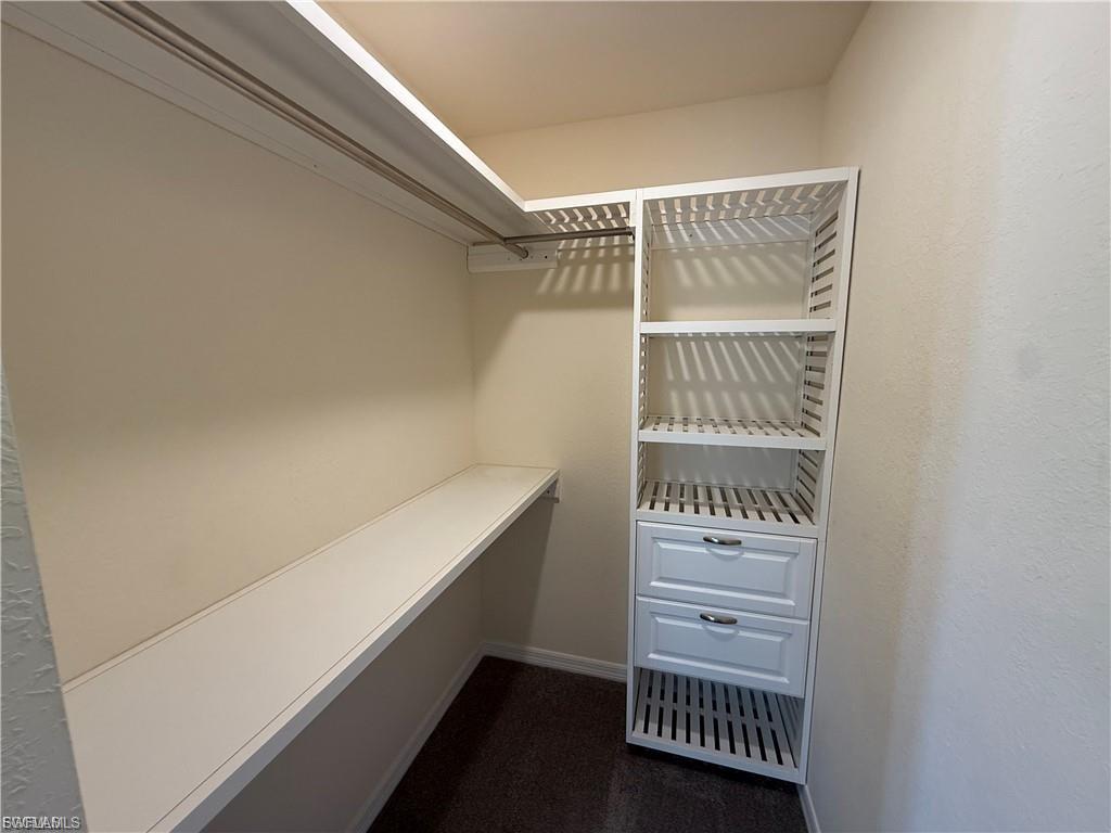 557 Oakshire Ln Property Photo 24