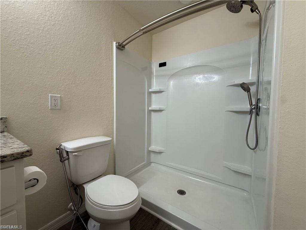 557 Oakshire Ln Property Photo 27