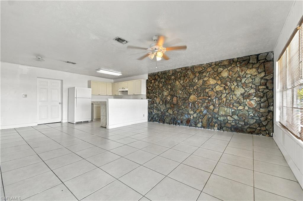 714 S Lopez St Property Photo 4
