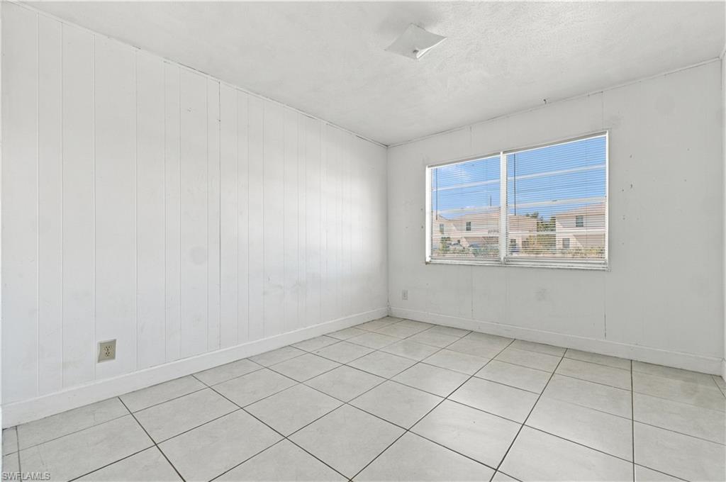714 S Lopez St Property Photo 8